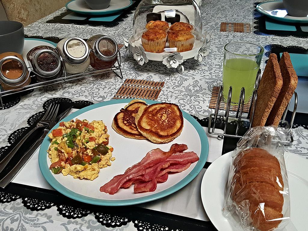 Midrand Guesthouse - Tasa Екстер'єр фото