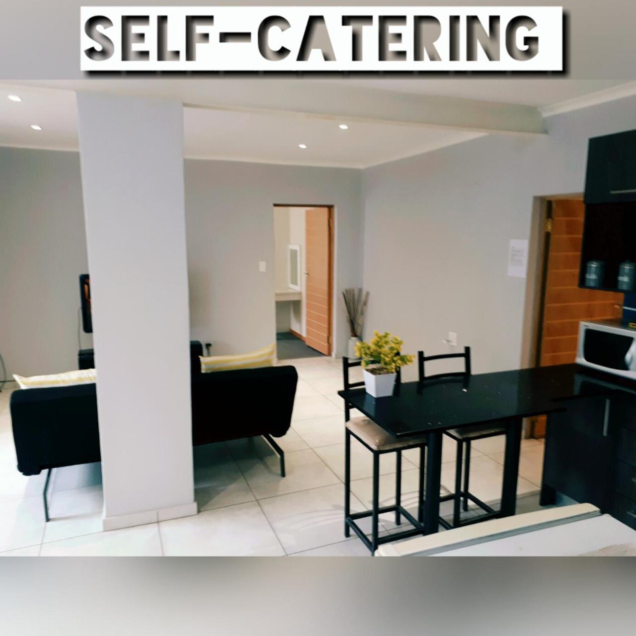 Midrand Guesthouse - Tasa Екстер'єр фото